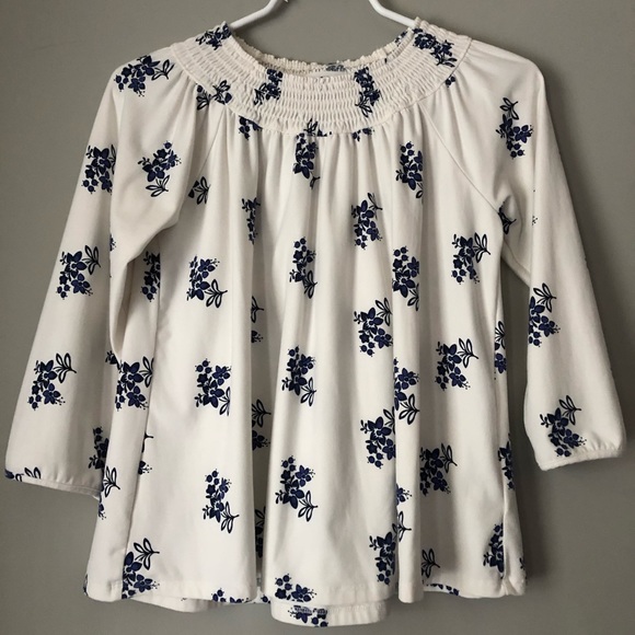 White longer sleeve shirt with blue flowers - Picture 2 of 8